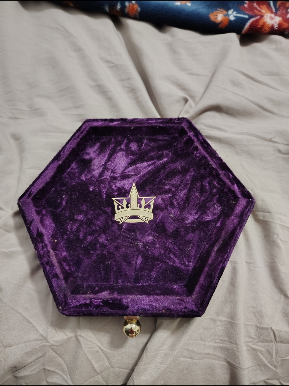 Hexagonal Velvet Jewelry Box with Crown Emblem - Purple
